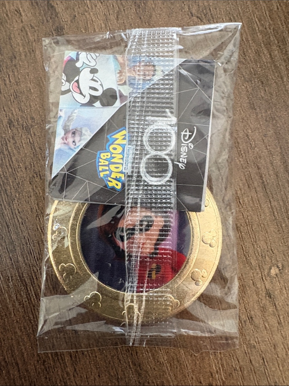 Disney/Pixar’s Elastigirl (Mrs. Incredible) Wonder Ball Collector Coin - In Pack